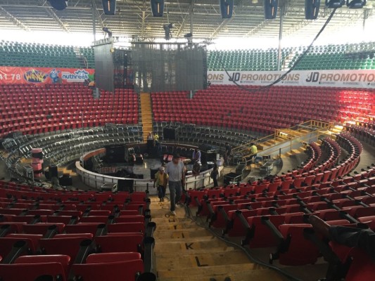 Arman escenario para Gerardo Ortiz en el Palenque de Culiacán