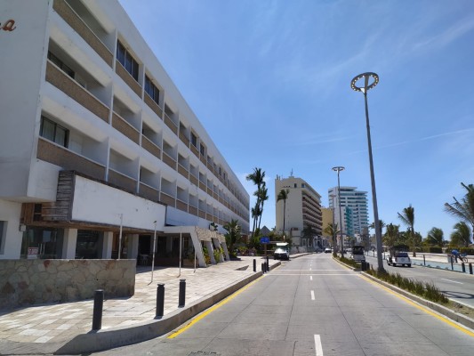 Reportan cancelaciones en hoteles para Semana Santa por Covid-19, en Mazatlán