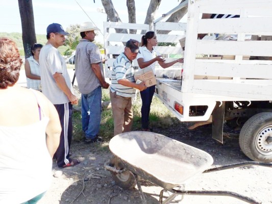 DIF lleva programa de despensas a comunidades de la sierra de Rosario