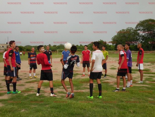 Camaroneros se estaba preparando en la semana para medirse a Palmac.