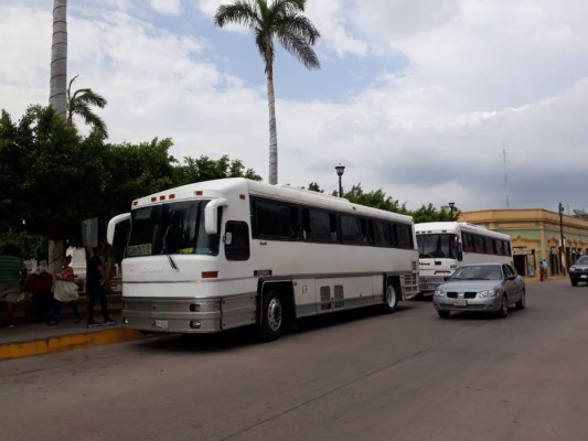 Utilizan el Parque Hidalgo de Escuinapa como si fuera central camionera