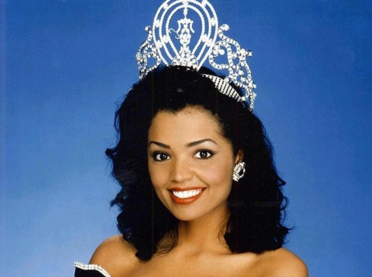 Fallece Chelsi Smith, quien fuera Miss Universo 1995