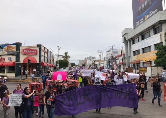 Afluencia en transporte público se redujo un 50% en Sinaloa por paro de mujeres