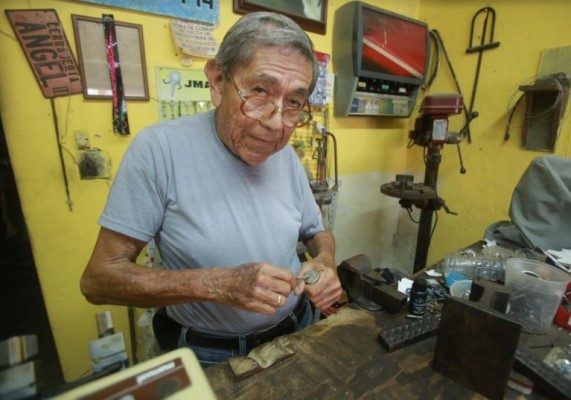 Marcial Aguilar Reyes, el primer cerrajero de Mazatlán