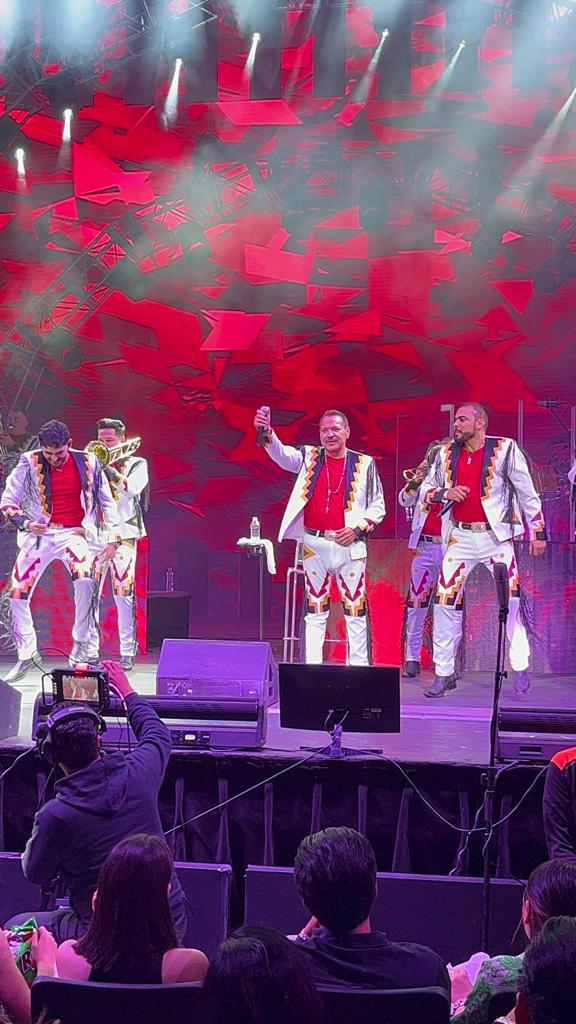 $!Banda El Recodo revive sus años mozos junto a Julio Preciado