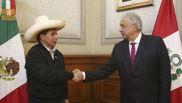 Pedro Castillo con el Presidente de México Andrés Manuel López Obrador.