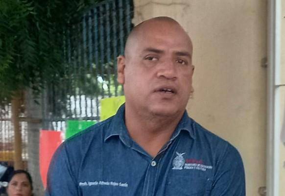 Alfredo Rojas Santín, Jefe de Servicios Regionales Baluarte- Cañas, de la Secretaría de Educación y Cultura, reporta ausentismo de alumnos en la zona rural de Rosario y Escuinapa.