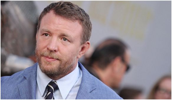 Cineasta Guy Ritchie regresa a sus orígenes con thriller