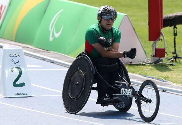 Édgar Navarro logra su segunda medalla en la justa.