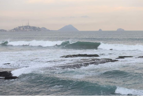 Cancelan en Mazatlán Selectivo Estatal de Surfing por falta de oleaje