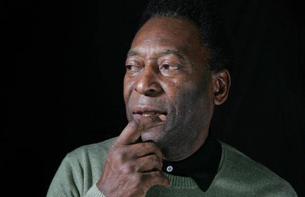 Pelé vuelve al hospital.