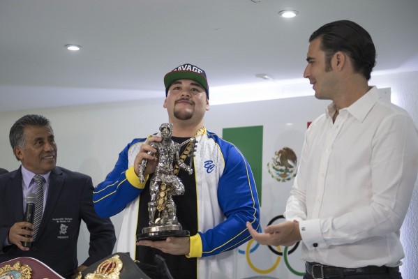 Andy Ruiz comienza a entrenar; podría volver a pelear en el mes de las fiestas patrias mexicanas