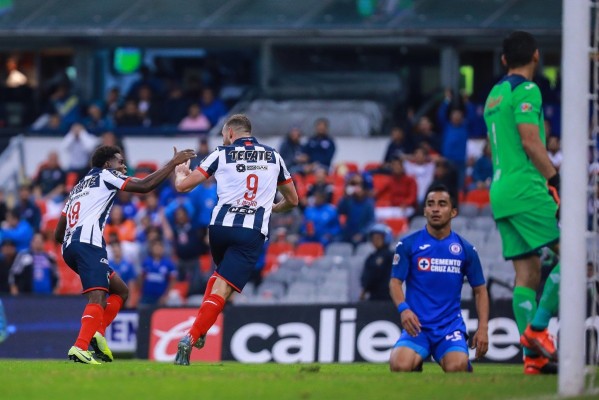 Cruz Azul deja ir el triunfo ante Rayados