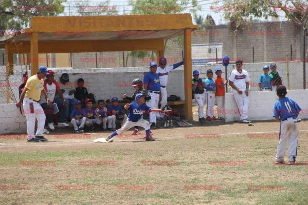 Los peloteritos rosarenses se alistan para los diversos compromisos.