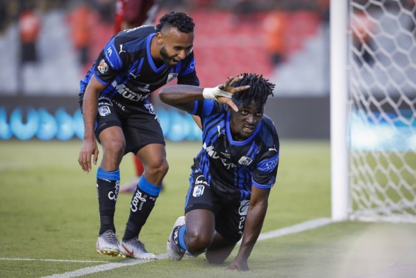 "Gallos Blancos se resiste a ser el colero y derrota por la mínima a Xolos"