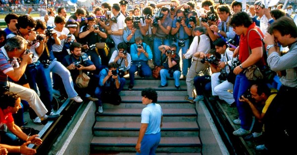 El documental Diego Maradona, de Asif Kapadia, revelará cautivadoras fotos del astro en Nápoles