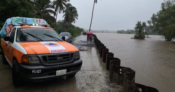 Narda deja un desaparecido, 505 evacuados, 47 casas inundadas y 23 derrumbes en carreteras de Guerrero