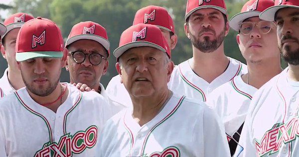 ¡Nada de drogas, hay que macanear!, dice AMLO en VIDEO con Selección Mexicana de Béisbol