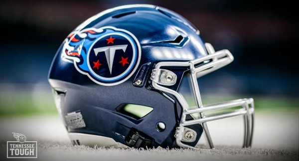 Un jugador adicional de los Titans y un miembro del personal dieron este jueves positivo al Covid-19. (Twitter @Titans)