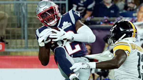 Devin McCourty estaba más preocupado en él mismo. (Foto: Cortesía NFL)