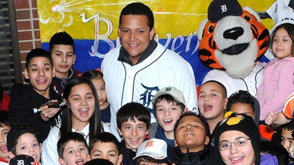 Miguel Cabrera brinda ayuda a niños de Detroit
