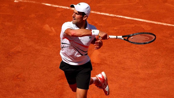 Novak Djokovic aterriza en octavos de Roland Garros en plena forma