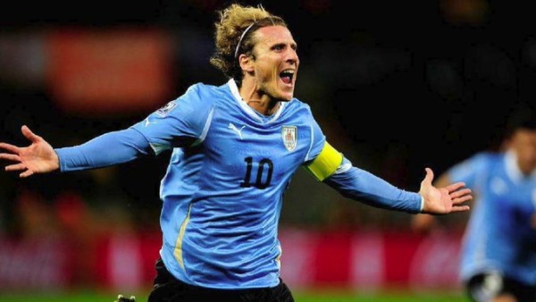 Diego Forlán anuncia que colgará los botines