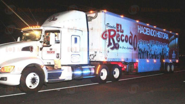 Intento de asalto, ataque a balazos a camión de Banda El Recodo