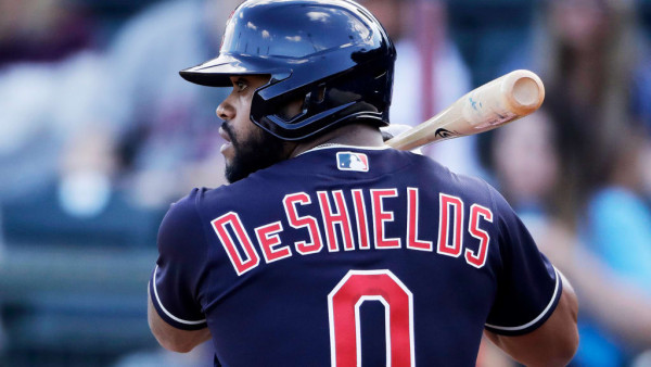 Delino DeShields arroja positivo por Covid-19