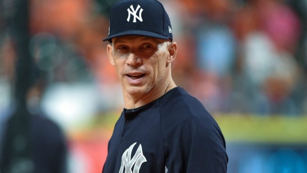 Joe Girardi estaría interesado en dirigir a Mets o Cachorros