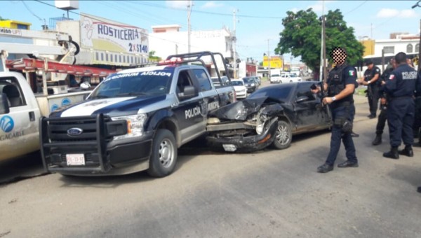 Tres hombres armados asaltan una casa de empeño y son detenidos, en Mazatlán 