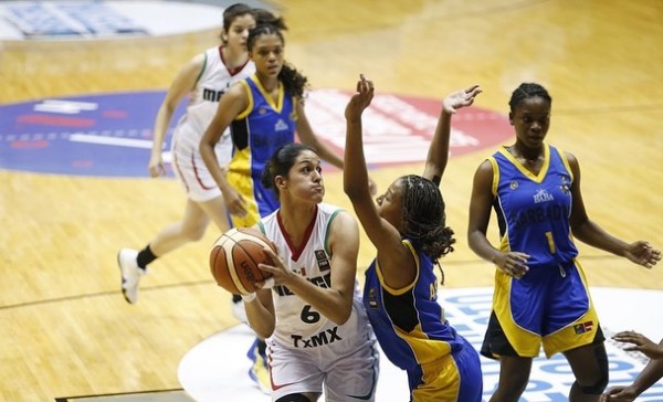 Mariana Valenzuela fue la jugadora más destacada por México. (Foto: @BaloncestoMexico)