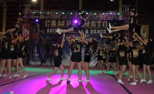 Conquista Star Dance Studio cuatro galardones en el Campeonato Abierto de Cheer and Dance