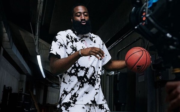 James Harden es uno de los mejores jugadores de la NBA.