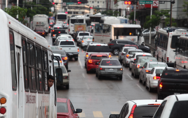 Crece parque vehicular 10 veces en Culiacán