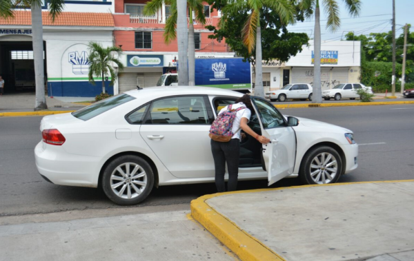 Pese a la inconformidad de los taxistas, la iniciativa fue aprobada con 23 votos a favor y cero en contra.