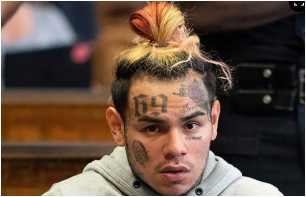 El rapero 6ix9ine una vez más tiene problemas con la justicia.