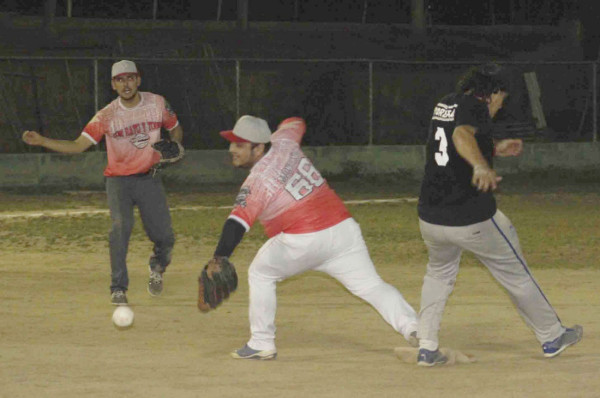 ‘Ponchan’ Puro Beisbol en acciones de la Liga Periodística 2018