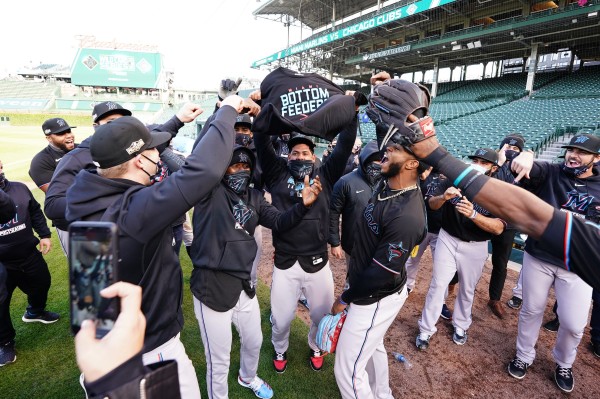 Los Marlins de Miami superó en par de encuentros a los Cachorros de Chicago. (Twitter @Marlins)