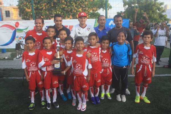 Premian a los mejores exponentes de la Liga de Futbol Soccer Municipal