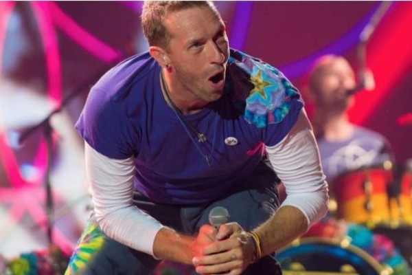 Vocalista de Coldplay exige una orden de restricción para una fan que dice ser su novia