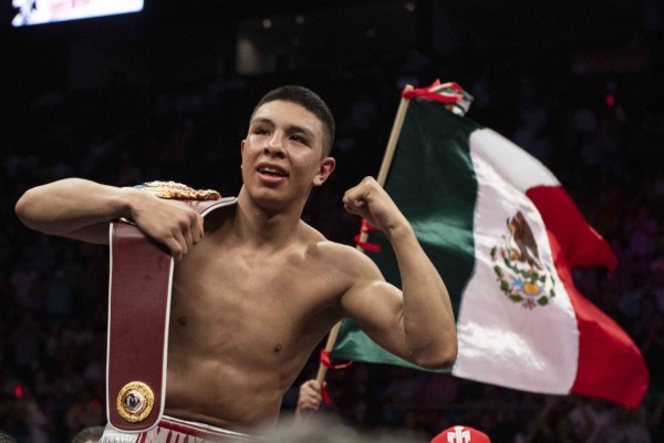 Jaime Munguía tiene en la mira pelear ante Canelo o Golovkin