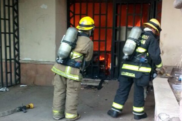 Se pierden 1,500 libros en incendio del Casino de la Cultura, en Culiacán