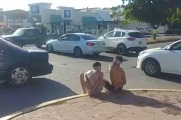 Obligan a dos hombres a caminar semidesnudos en Culiacán