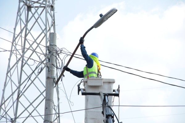 Inicia cambio de 7 mil lámparas de vapor de sodio por LED, en Culiacán