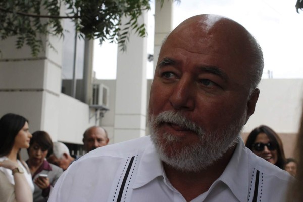 Demanda Manuel Clouthier al INE por fijar tope a candidaturas independientes