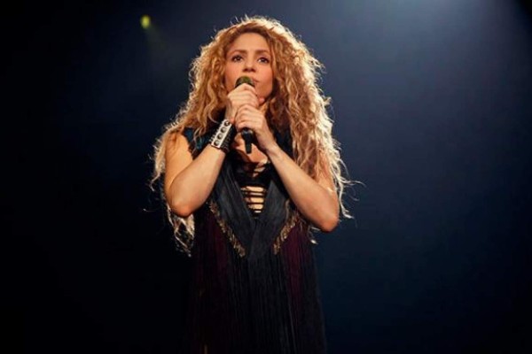 Shakira evitó entrar y salir por la puerta principal al juzgado, donde era aguardada por decenas de periodistas.