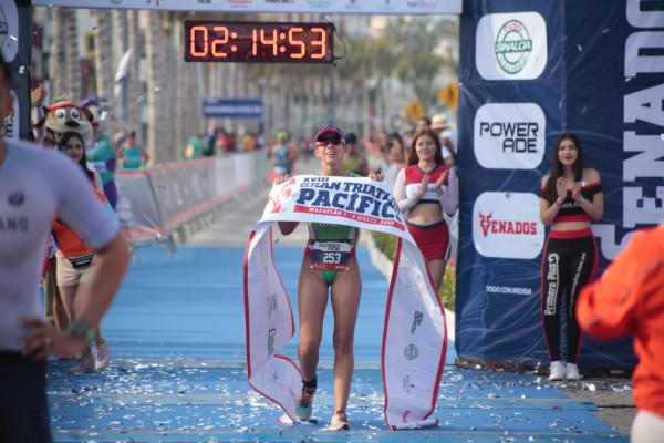 Jalisco y Ciudad de México se llevan la rama femenil del Gran Triatlón Pacífico 2019