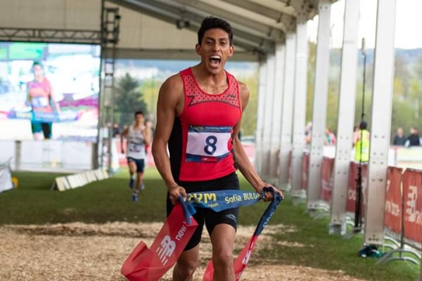 Pentatleta mexicano Manuel Padilla gana el oro en Copa del Mundo de Bulgaria