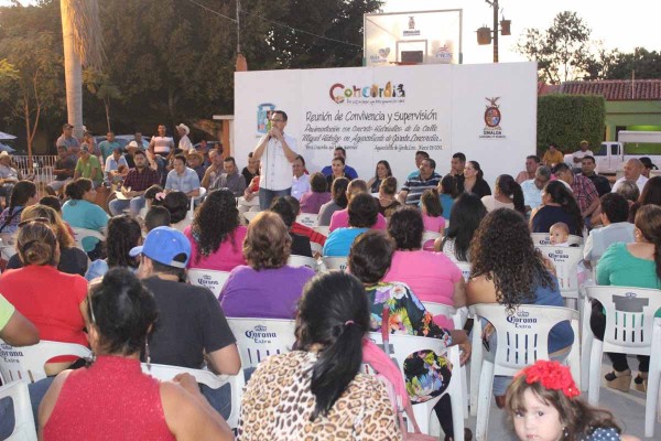 El Alcalde se reunió con la población de Aguacaliente de Gárate para establecer compromisos de rehabilitación de calles.